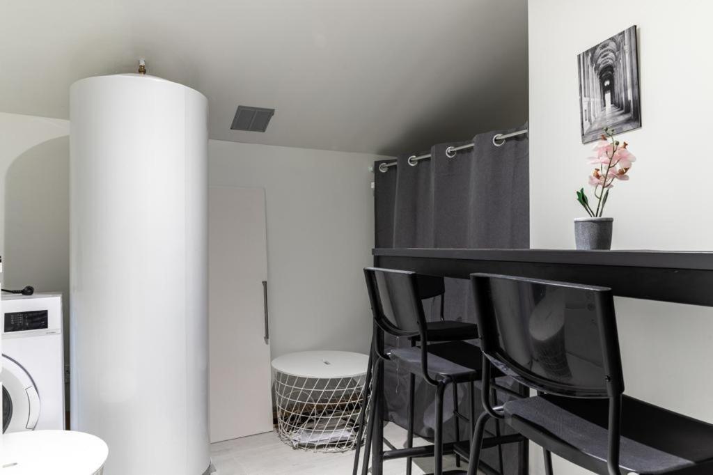 Hsh Batignolles Sauffroy Charming Apartment 8P Париж Экстерьер фото